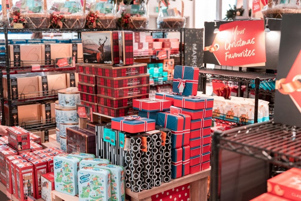 Caja de regalo azul y roja