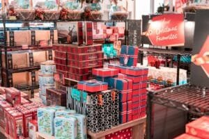 Caja de regalo azul y roja